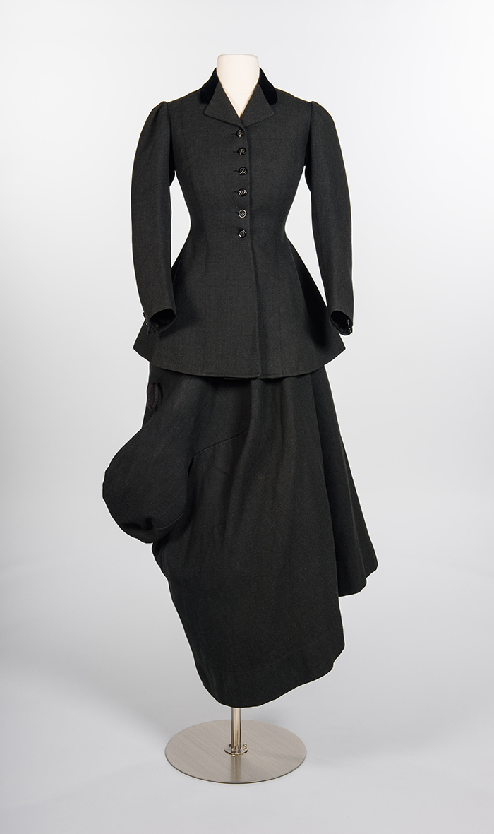 Image of Black broadcloth sidesaddle riding habit, 1907